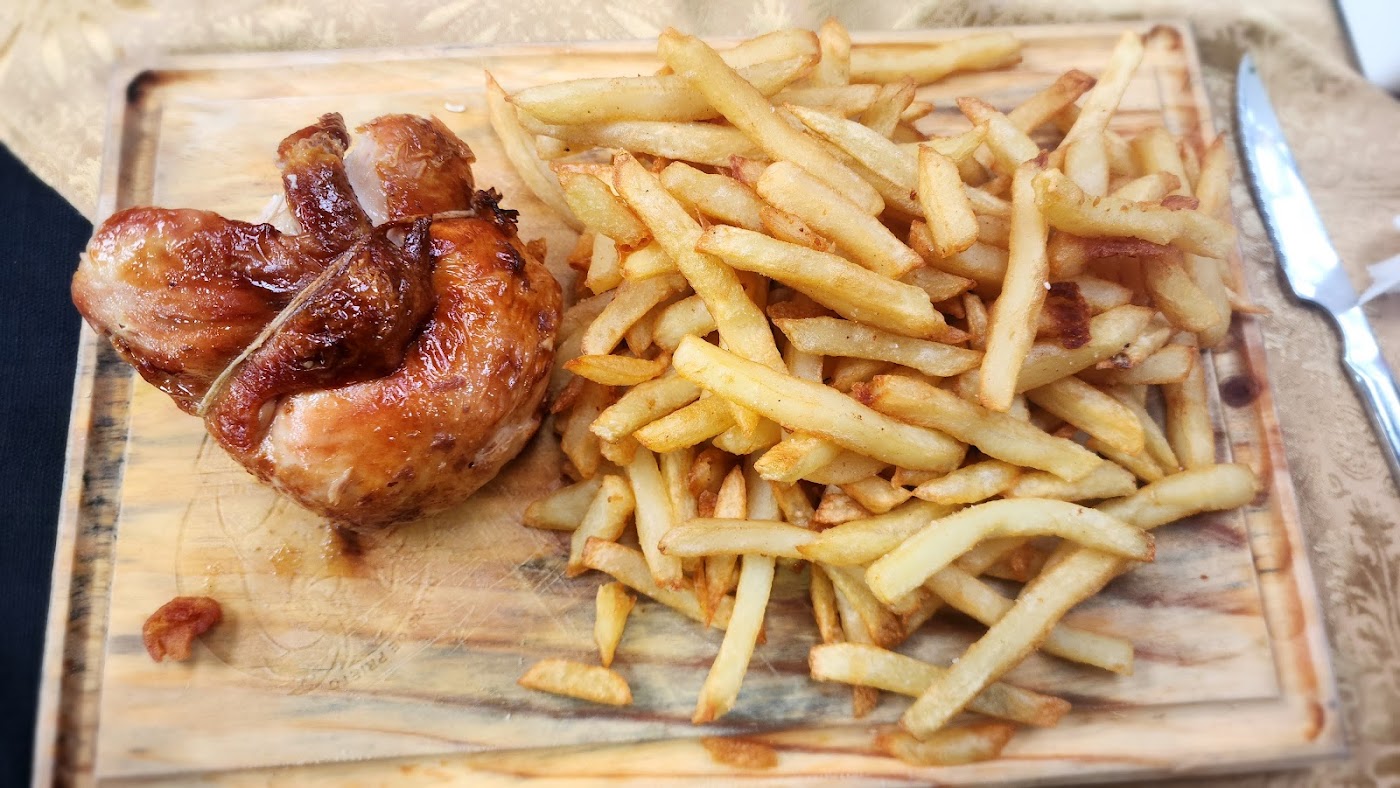 Ambiente de POLLO A LAS BRASAS